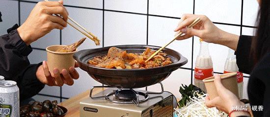 烊的宵夜店！生意怎么样？PG麻将胡了春节都不打(图2)